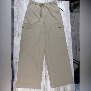 NWT Athleta Promenade Cargo Pants